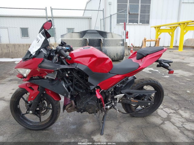 JKAEXKH1XNDAF9026 Kawasaki EX400