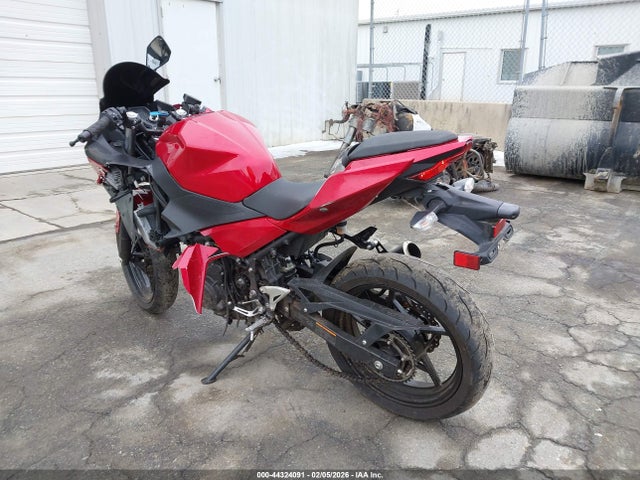 JKAEXKH1XNDAF9026 Kawasaki EX400