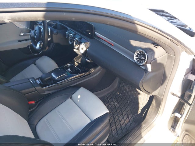 2022 MERCEDES-BENZ AMG CLA 35 W1K5J5BB1NN275682 Photo 4