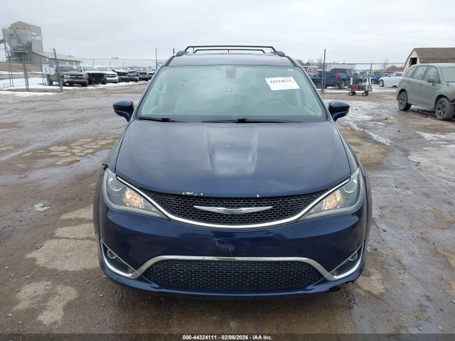 2017 Chrysler Pacifica Touring-l Plus მანქანა იყიდება აუქციონზე, vin: 2C4RC1EG0HR570608, აუქციონის ნომერი: 44324111
