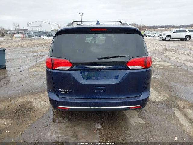 2017 Chrysler Pacifica Touring-l Plus მანქანა იყიდება აუქციონზე, vin: 2C4RC1EG0HR570608, აუქციონის ნომერი: 44324111