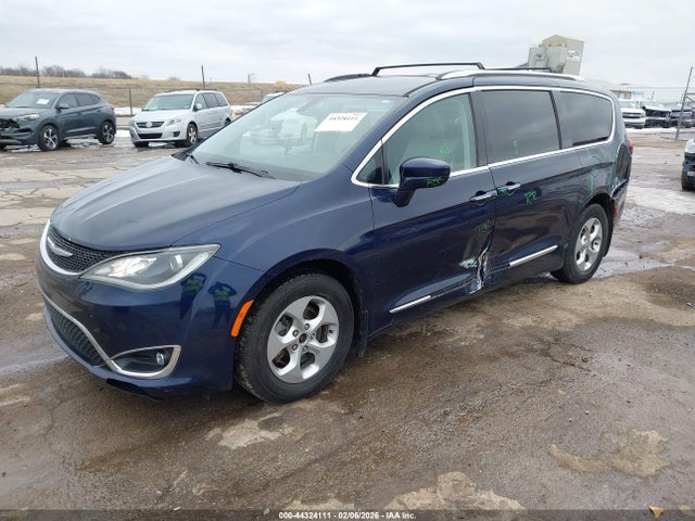 2017 Chrysler Pacifica Touring-l Plus მანქანა იყიდება აუქციონზე, vin: 2C4RC1EG0HR570608, აუქციონის ნომერი: 44324111