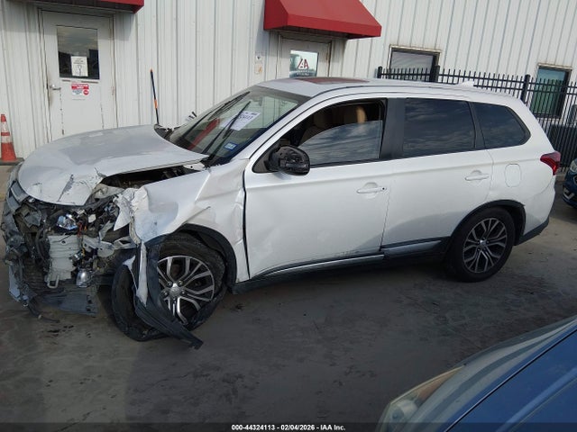 Продаж на аукціоні авто 2017 Mitsubishi Outlander Se, vin: JA4AD3A35HZ000256, номер лоту: 44324113