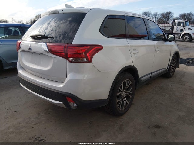 2017 MITSUBISHI OUTLANDER JA4AD3A35HZ000256 Photo 3