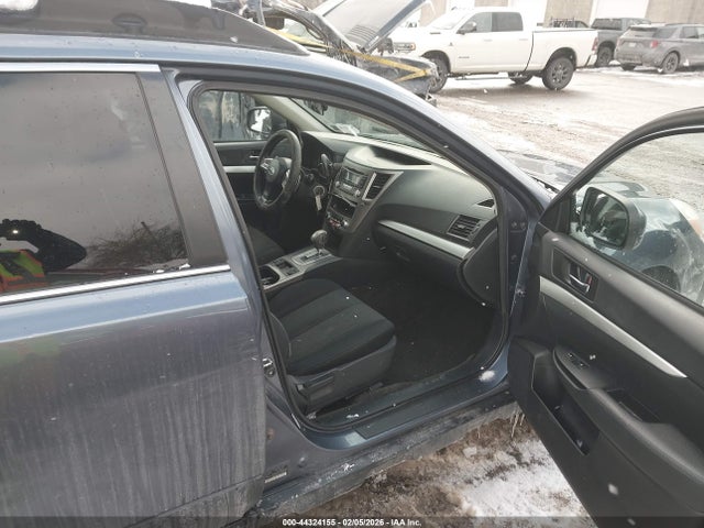 2013 Subaru Outback 2.5i Premium მანქანა იყიდება აუქციონზე, vin: 4S4BRBCC9D3285779, აუქციონის ნომერი: 44324155