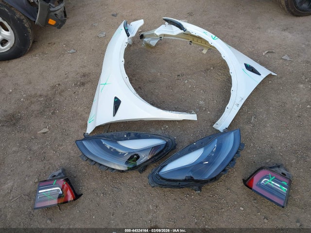 2023 Tesla Model Y Awd/long Range Dual Motor All-wheel Drive მანქანა იყიდება აუქციონზე, vin: 7SAYGDEE2PF749388, აუქციონის ნომერი: 44324164