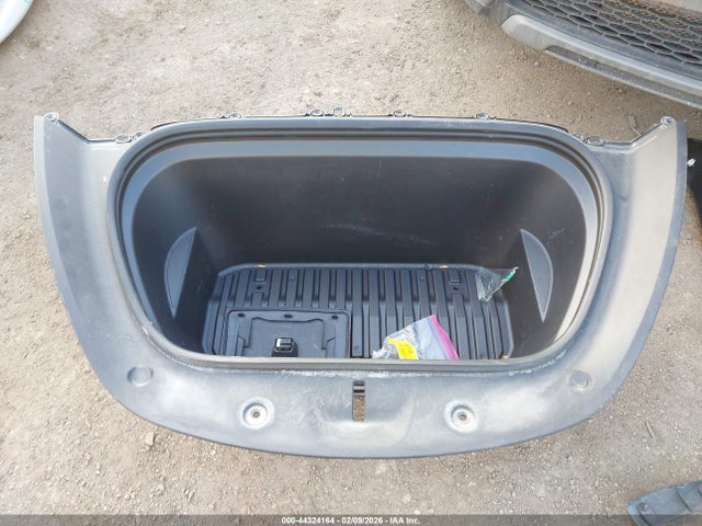 2023 Tesla Model Y Awd/long Range Dual Motor All-wheel Drive მანქანა იყიდება აუქციონზე, vin: 7SAYGDEE2PF749388, აუქციონის ნომერი: 44324164
