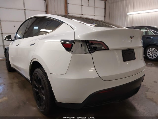 2023 Tesla Model Y Awd/long Range Dual Motor All-wheel Drive მანქანა იყიდება აუქციონზე, vin: 7SAYGDEE2PF749388, აუქციონის ნომერი: 44324164
