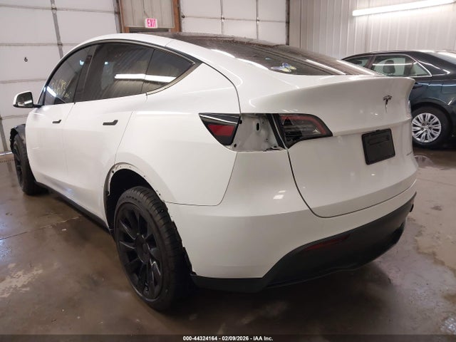 2023 Tesla Model Y Awd/long Range Dual Motor All-wheel Drive მანქანა იყიდება აუქციონზე, vin: 7SAYGDEE2PF749388, აუქციონის ნომერი: 44324164