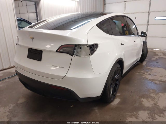 2023 Tesla Model Y Awd/long Range Dual Motor All-wheel Drive მანქანა იყიდება აუქციონზე, vin: 7SAYGDEE2PF749388, აუქციონის ნომერი: 44324164