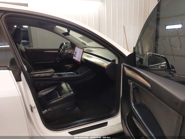2023 Tesla Model Y Awd/long Range Dual Motor All-wheel Drive მანქანა იყიდება აუქციონზე, vin: 7SAYGDEE2PF749388, აუქციონის ნომერი: 44324164