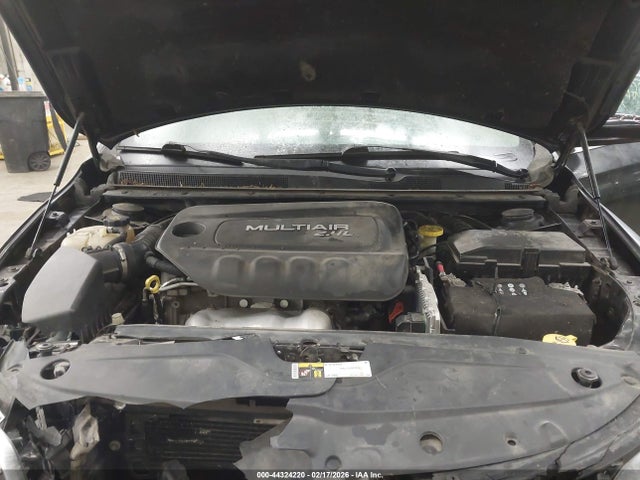 Продажа на аукционе авто 2015 Chrysler 200 Limited, vin: 1C3CCCAB7FN685958, номер лота: 44324220