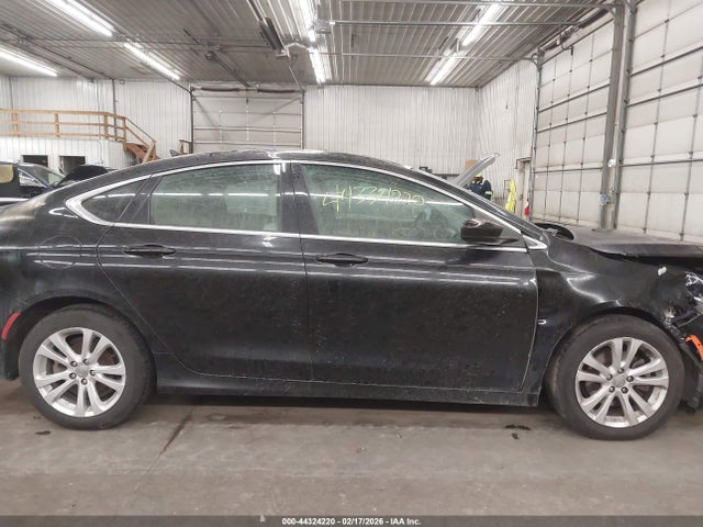 Продажа на аукционе авто 2015 Chrysler 200 Limited, vin: 1C3CCCAB7FN685958, номер лота: 44324220