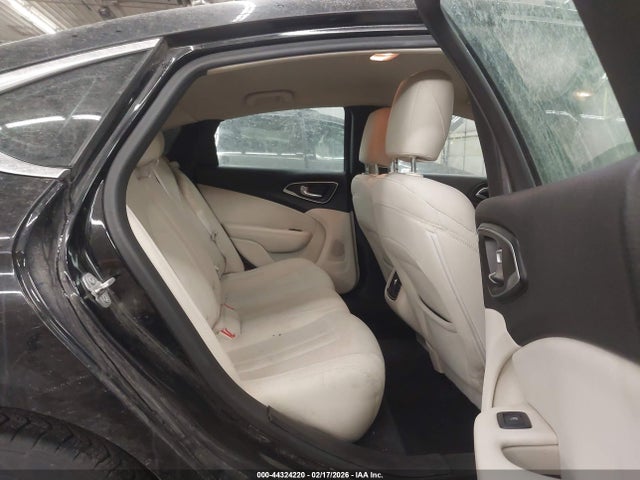 Продажа на аукционе авто 2015 Chrysler 200 Limited, vin: 1C3CCCAB7FN685958, номер лота: 44324220