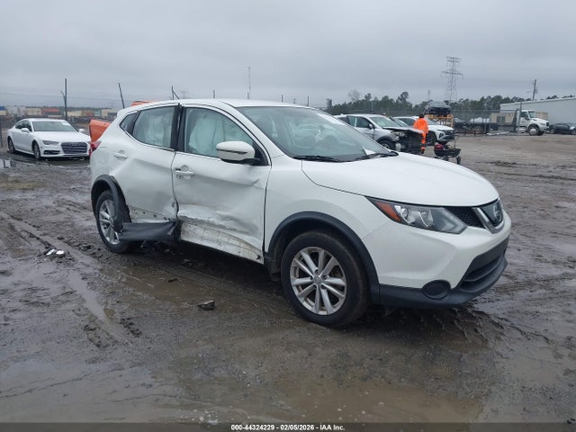 JN1BJ1CP2JW189918 Nissan Rogue Sport S/sl/sv