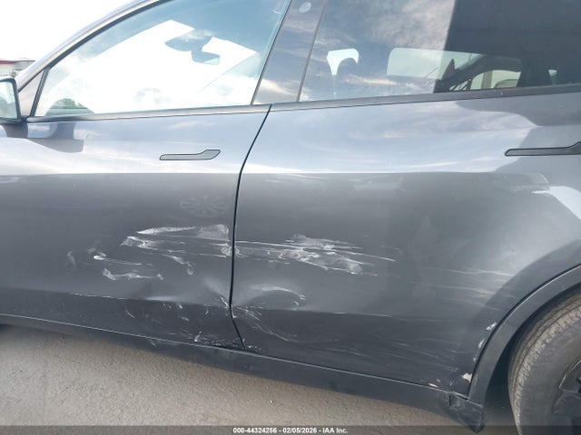 2023 TESLA MODEL Y 7SAYGDEEXPA167150 Photo 5