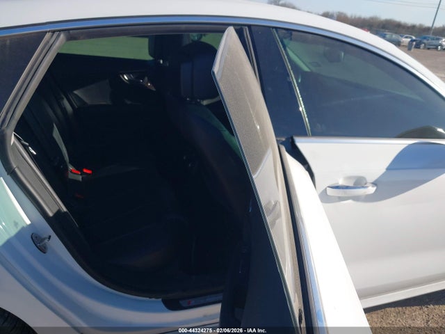 2016 AUDI A7 WAUWGAFC9GN002997 Photo 7