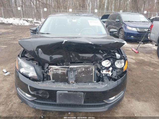 Продаж на аукціоні авто 2015 Volkswagen Passat 1.8t Limited Edition, vin: 1VWAT7A30FC121824, номер лоту: 44324299