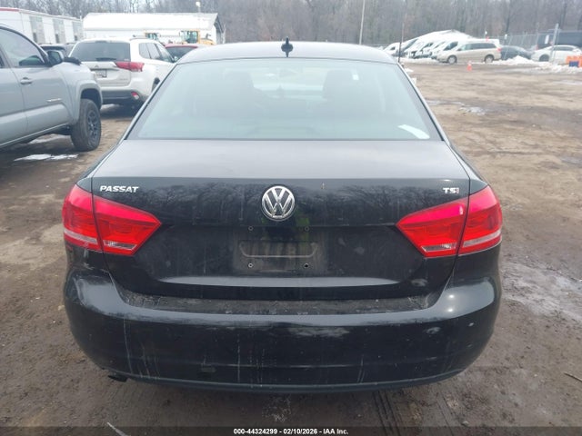 Продаж на аукціоні авто 2015 Volkswagen Passat 1.8t Limited Edition, vin: 1VWAT7A30FC121824, номер лоту: 44324299