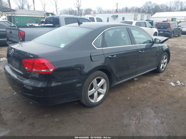 Продаж на аукціоні авто 2015 Volkswagen Passat 1.8t Limited Edition, vin: 1VWAT7A30FC121824, номер лоту: 44324299