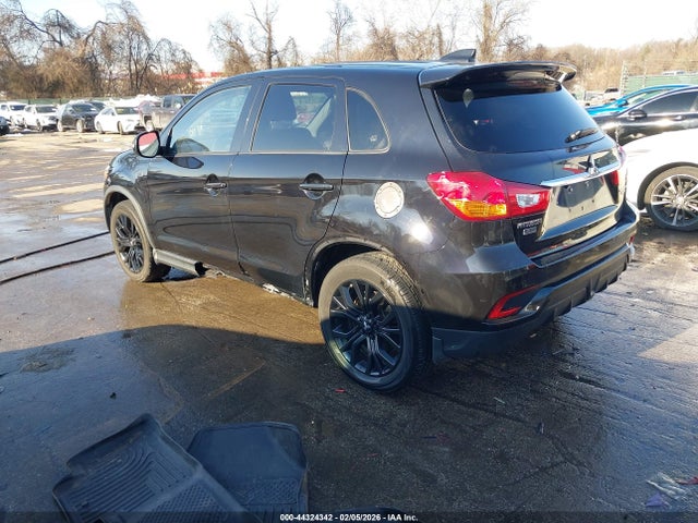 2018 MITSUBISHI OUTLANDER SPORT JA4AP3AU1JU008227 Photo 2