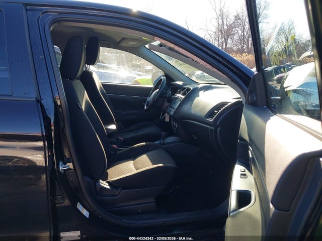 2018 MITSUBISHI OUTLANDER SPORT JA4AP3AU1JU008227 Photo 4