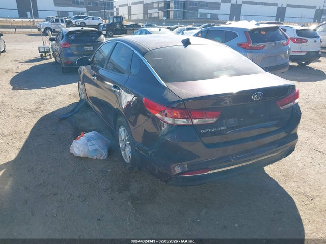 2018 KIA OPTIMA 5XXGT4L39JG216321 Photo 2