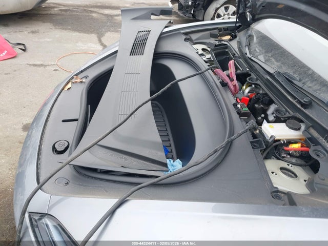 2025 TESLA MODEL 3 5YJ3E1EA8SF028798 Photo 9