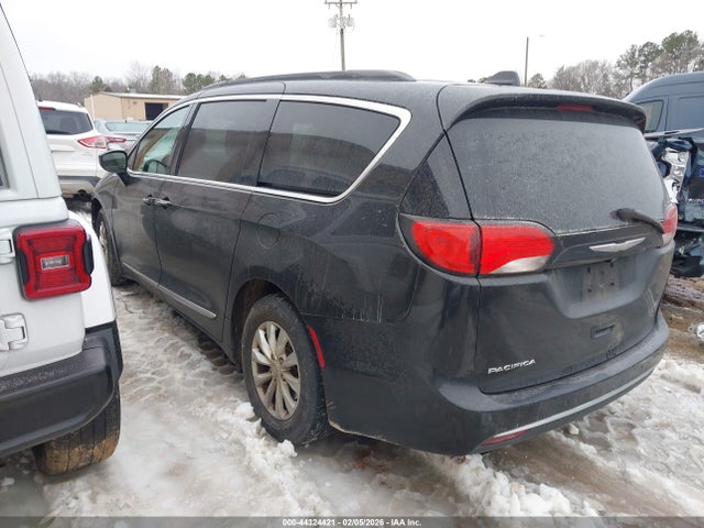 2017 Chrysler Pacifica Touring-l მანქანა იყიდება აუქციონზე, vin: 2C4RC1BG9HR524022, აუქციონის ნომერი: 44324421