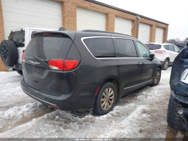 2017 Chrysler Pacifica Touring-l მანქანა იყიდება აუქციონზე, vin: 2C4RC1BG9HR524022, აუქციონის ნომერი: 44324421