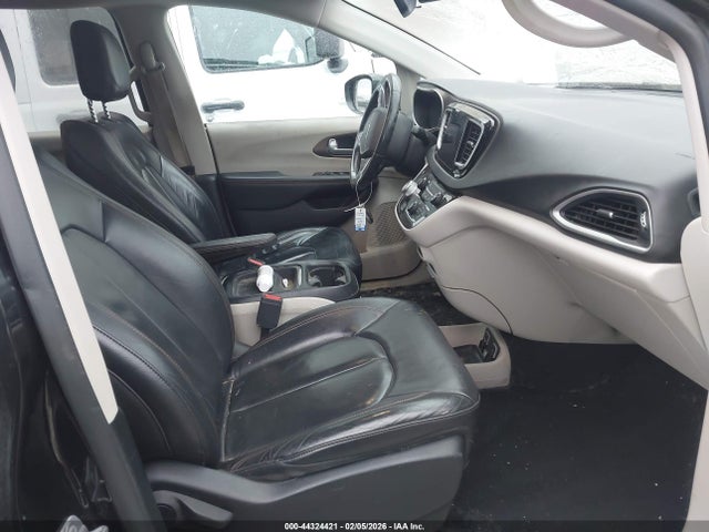 2017 Chrysler Pacifica Touring-l მანქანა იყიდება აუქციონზე, vin: 2C4RC1BG9HR524022, აუქციონის ნომერი: 44324421