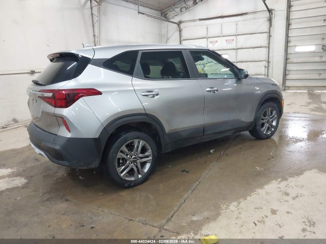 2023 KIA SELTOS KNDEPCAA0P7349056 Photo 3