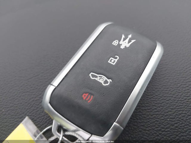 2023 MASERATI GRECALE ZN682AVA1P7438465 Photo 10