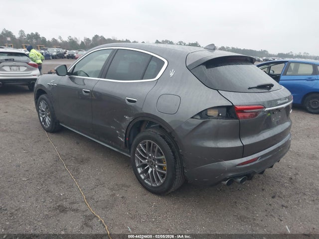 2023 MASERATI GRECALE ZN682AVA1P7438465 Photo 2