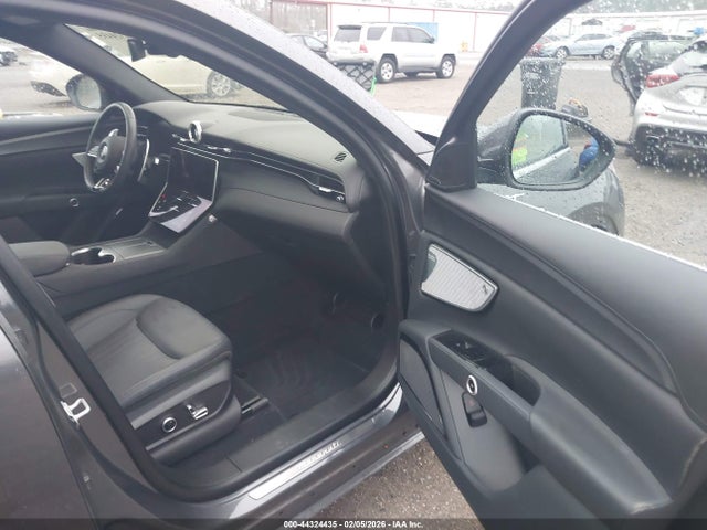 2023 MASERATI GRECALE ZN682AVA1P7438465 Photo 4