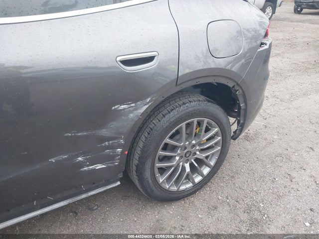 2023 MASERATI GRECALE ZN682AVA1P7438465 Photo 5