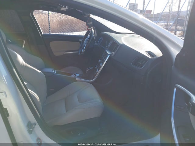 2015 VOLVO S60 YV149MFK8F1353395 Photo 4