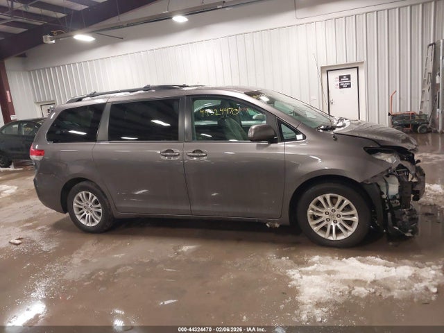 Продаж на аукціоні авто 2014 Toyota Sienna Xle V6 8 Passenger, vin: 5TDYK3DC0ES417206, номер лоту: 44324470