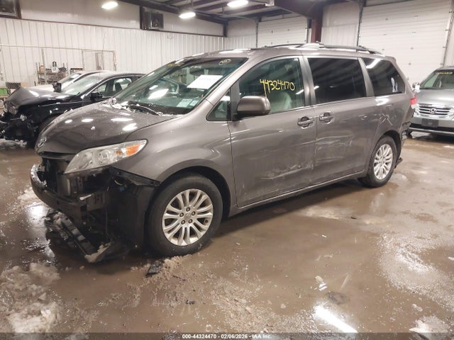 Продаж на аукціоні авто 2014 Toyota Sienna Xle V6 8 Passenger, vin: 5TDYK3DC0ES417206, номер лоту: 44324470
