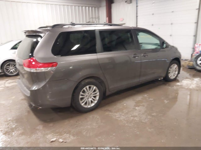 Продаж на аукціоні авто 2014 Toyota Sienna Xle V6 8 Passenger, vin: 5TDYK3DC0ES417206, номер лоту: 44324470