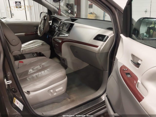 Продаж на аукціоні авто 2014 Toyota Sienna Xle V6 8 Passenger, vin: 5TDYK3DC0ES417206, номер лоту: 44324470