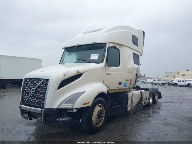 Продажа на аукционе авто 2022 Volvo Vnl, vin: 4V4NC9EH2NN292507, номер лота: 44324531