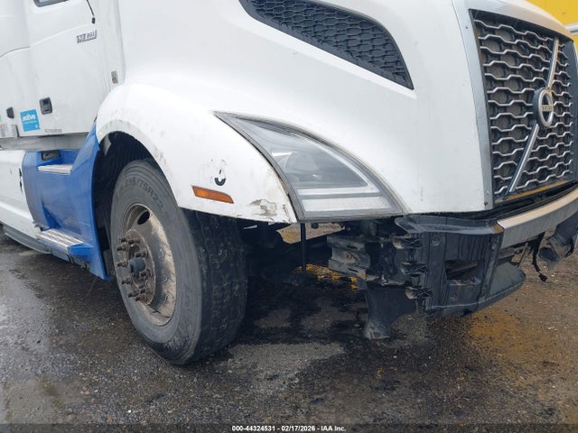 Продаж на аукціоні авто 2022 Volvo Vnl, vin: 4V4NC9EH2NN292507, номер лоту: 44324531