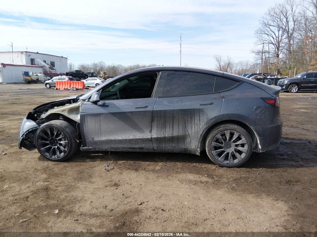 5YJYGDEE5MF256426 Tesla Model Y Long Range Dual Motor All-wheel Drive