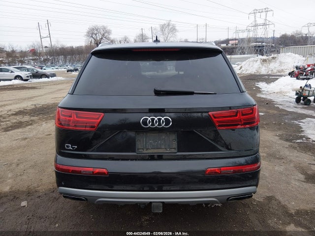 WA1VAAF77KD026890 Audi Q7 55 Premium