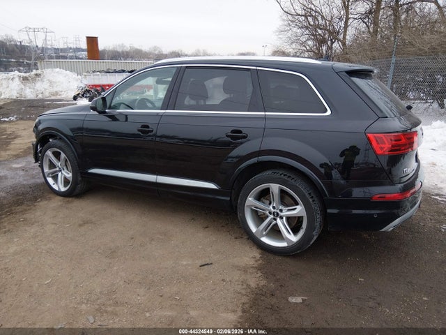 WA1VAAF77KD026890 Audi Q7 55 Premium