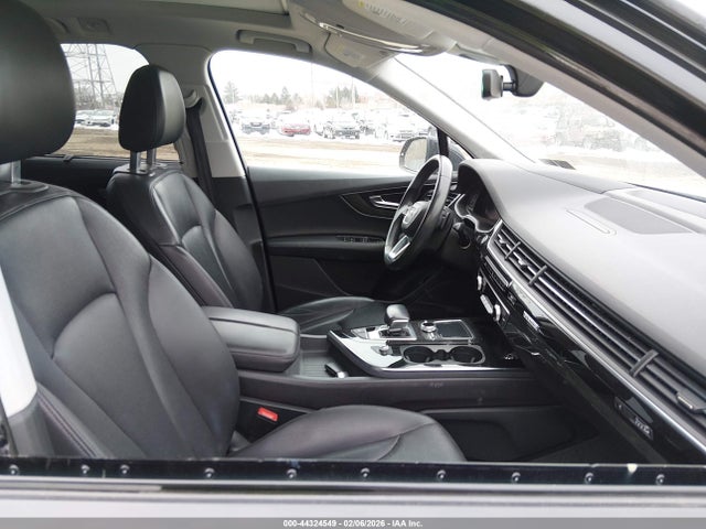 WA1VAAF77KD026890 Audi Q7 55 Premium