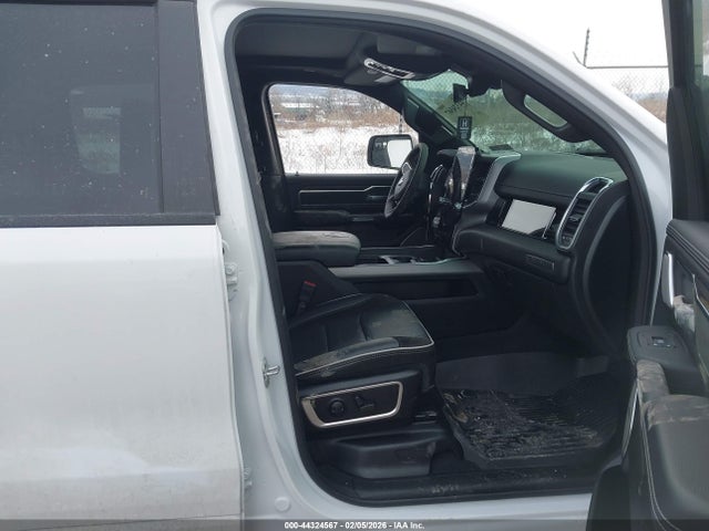 2025 Ram 1500 Laramie  4x4 5'7 Box მანქანა იყიდება აუქციონზე, vin: 1C6SRFJP9SN630058, აუქციონის ნომერი: 44324567