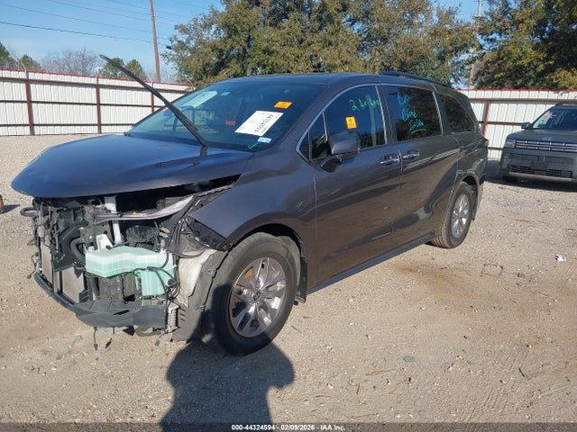 2022 TOYOTA SIENNA 5TDYRKEC5NS099135 Photo 1
