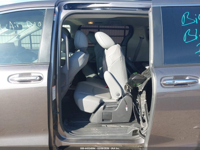 2022 TOYOTA SIENNA 5TDYRKEC5NS099135 Photo 7